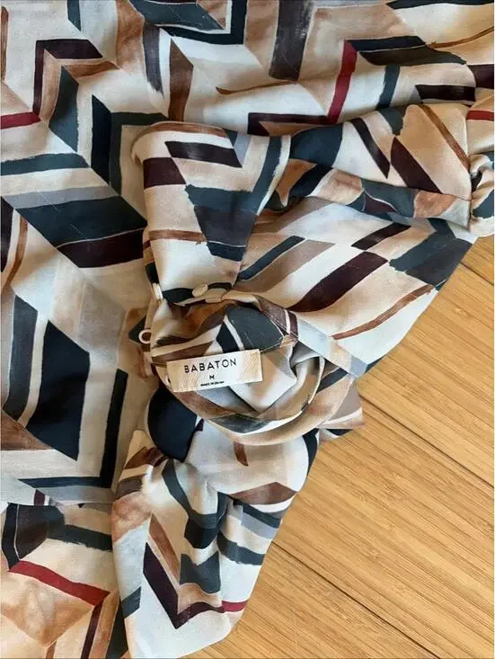 Babaton Blouse Chevron Geometric Mock Neck - Picture 4 of 4